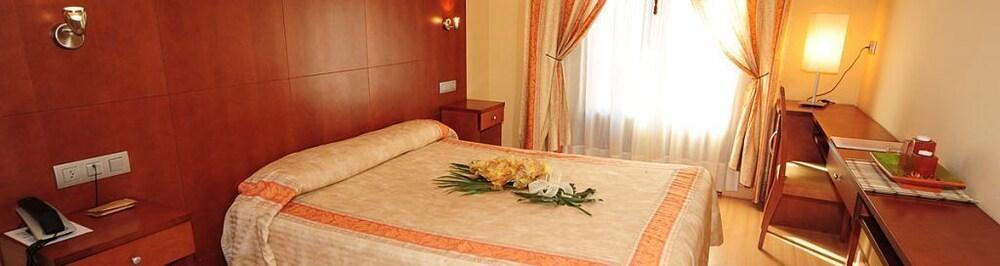 Hotel Jaques Jaca Zewnętrze zdjęcie